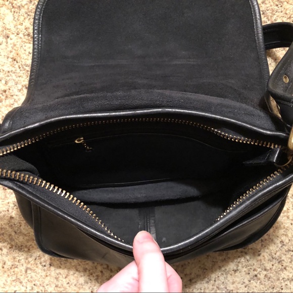 SOLD Black Coach Leather Crossbody Handbag EUC - Picture 4 of 8